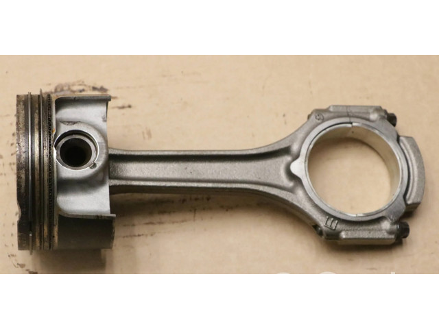 Píst A17700Q07, 83P33 Mercedes-Benz G W463 pro benzínový motor 4.0