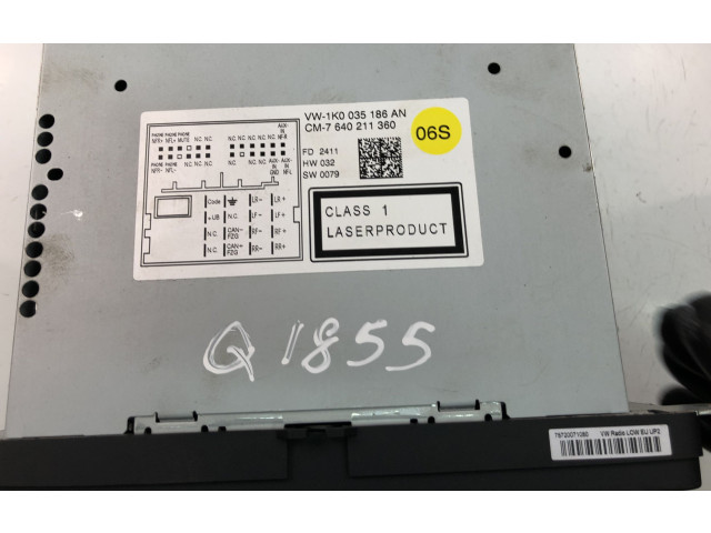 Радио/ проигрыватель CD/DVD / навигация