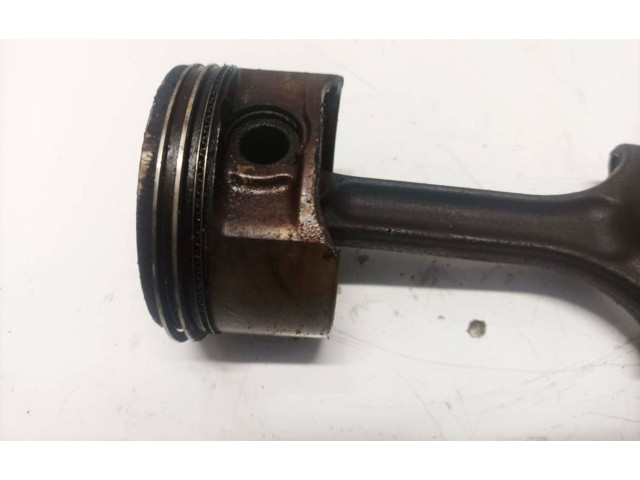 Поршень с шатуном Volvo S60