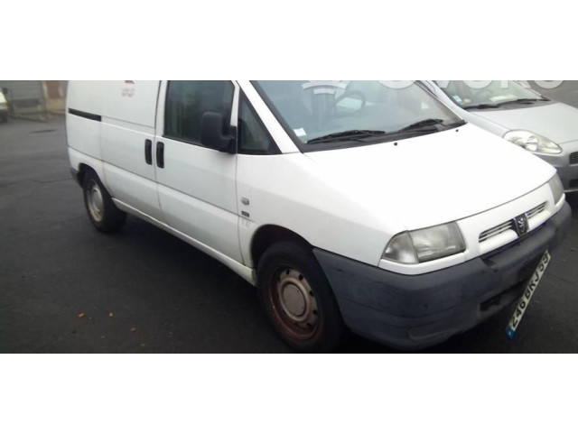 Генератор 57052D   Peugeot Expert      