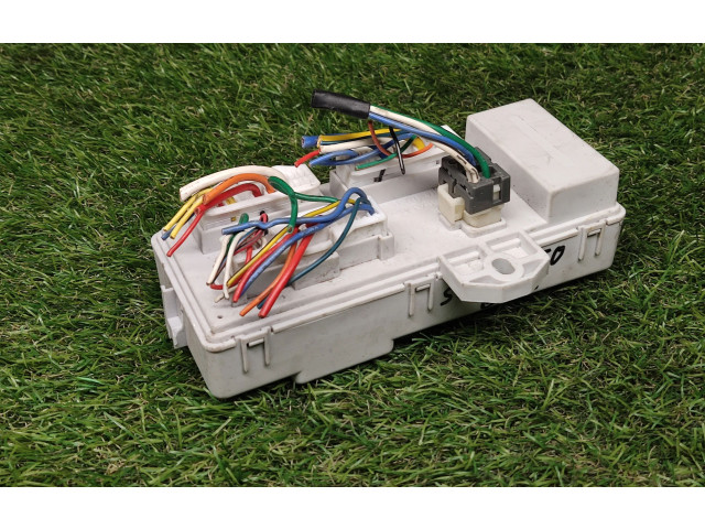 Блок предохранителей 911703E920   KIA Sorento    