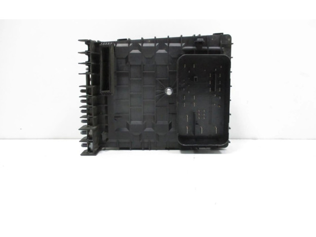 Блок предохранителей 1K0937125D Skoda Yeti (5L)