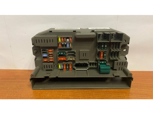 Pojistková skříňka 518966010B, B010107400 BMW X6 E71 2013