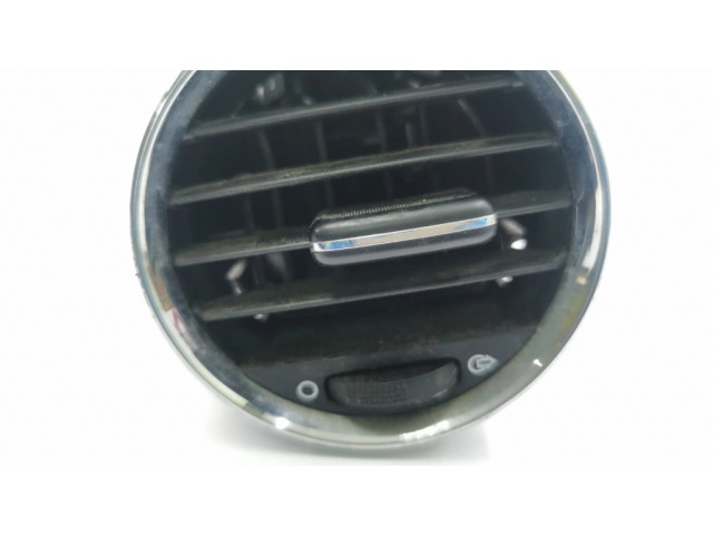 Боковая воздушная решётка