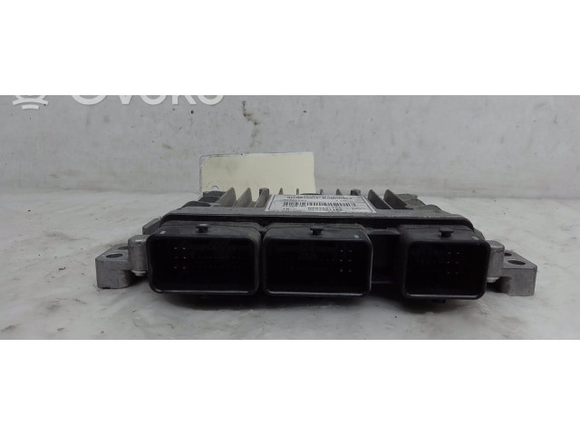 Блок управления двигателя 237102280R Dacia Duster