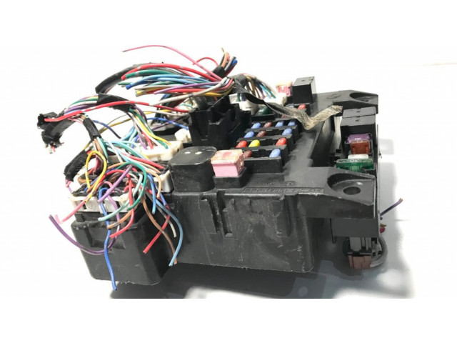 Блок предохранителей 8637A643, 51945J239 Toyota Verso