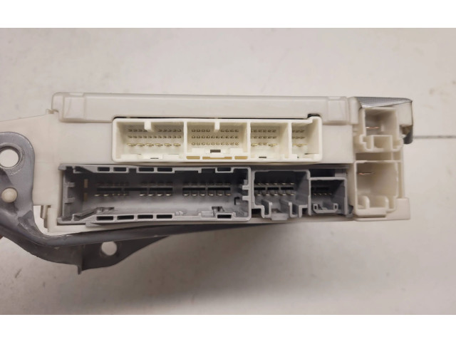   Pojistková skříňka 8273030272, 7D230551   Lexus GS 300 350 430 450H 2008