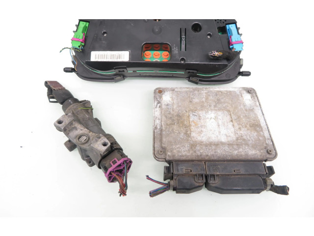 Блок управления двигателем Блок управления 1U1919033A, 032906014E Skoda Octavia Mk1 (1U)