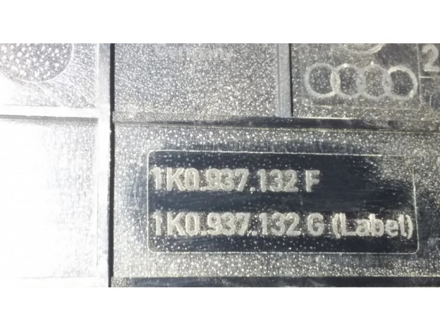 Крышка блока предохранителей 1K0937132F, 1K0937132G Audi Q3 8U