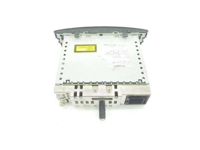 Радио/ проигрыватель CD/DVD / навигация