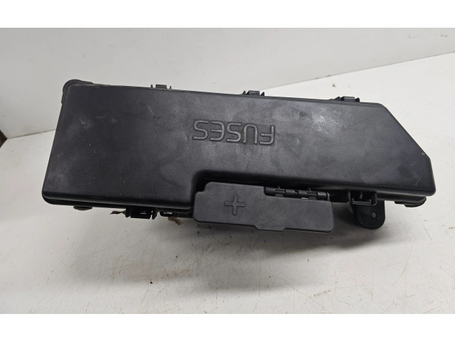 Блок предохранителей  9494210   Volvo XC90    