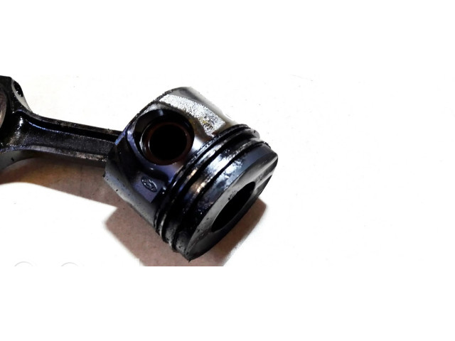 Píst Ford Mondeo Mk III pro naftový motor 2.0