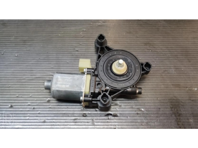 Передний двигатель механизма для подъема окон