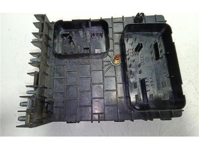 Блок предохранителей 1K0937124K   Audi A3 S3 8P    