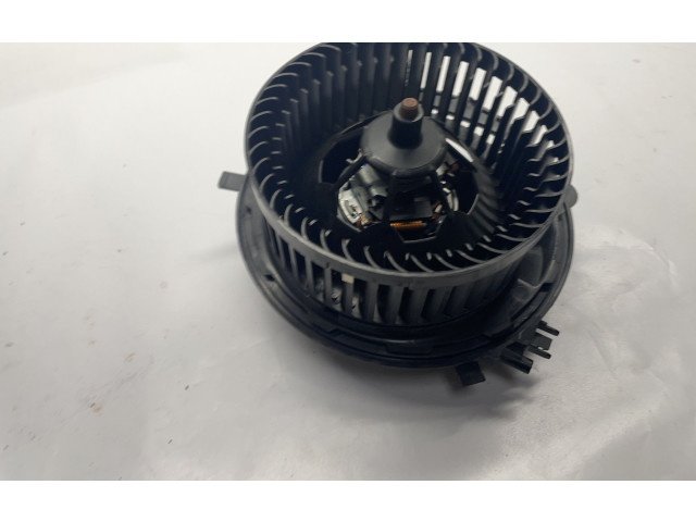Вентилятор печки    5Q1819021   Volkswagen Jetta VII
