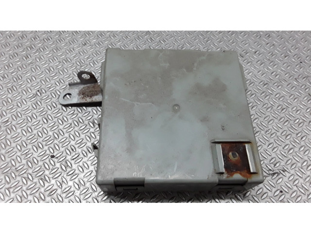 Блок управления 8923050040 Lexus LS 400