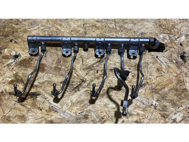 Vstřikovací lišta 7547599, 7537319 BMW 5 F10 F11 pro benzínový motor 4.4 N63