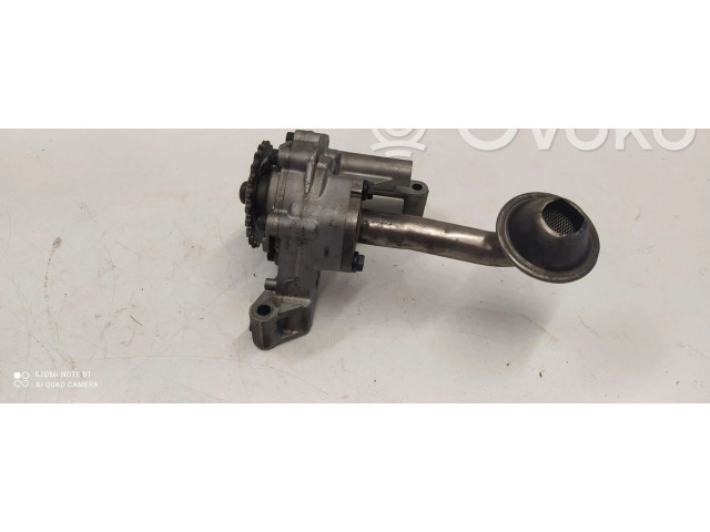 Масляный насос   038115105C  Skoda Octavia Mk2 (1Z) 