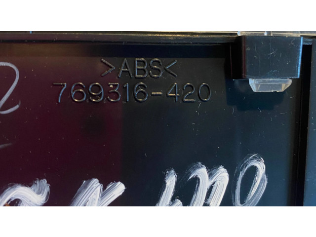 Панель приборов 769204170 Mitsubishi Outlander