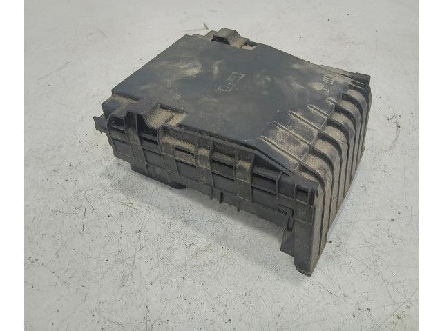 Pojistková skříňka 1K0937804 Volkswagen Caddy 2010