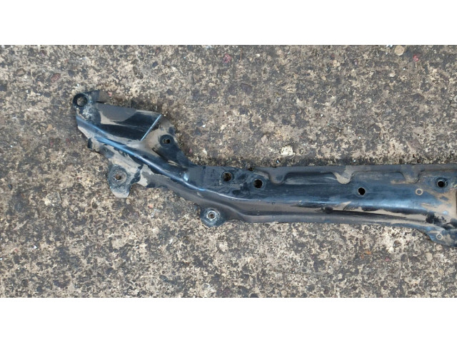 Другая деталь отсека двигателя