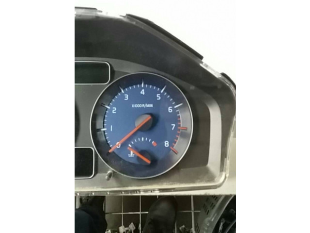 Панель приборов Volvo C30