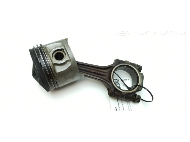 Píst 11004 Mercedes-Benz S W116 pro benzínový motor 2.8