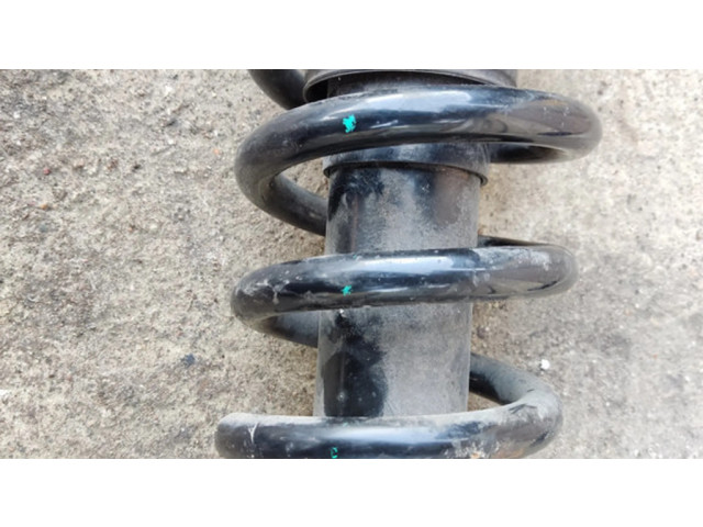 Передний амортизатор с пружиной