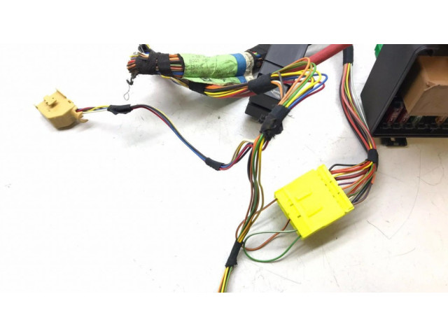 Блок предохранителей LNF2822AB, 518020201 Jaguar XJ X308