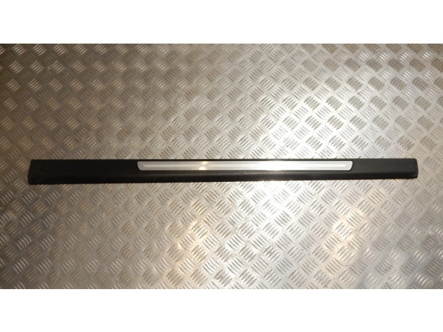 Отделка переднего порога (внутренняя)