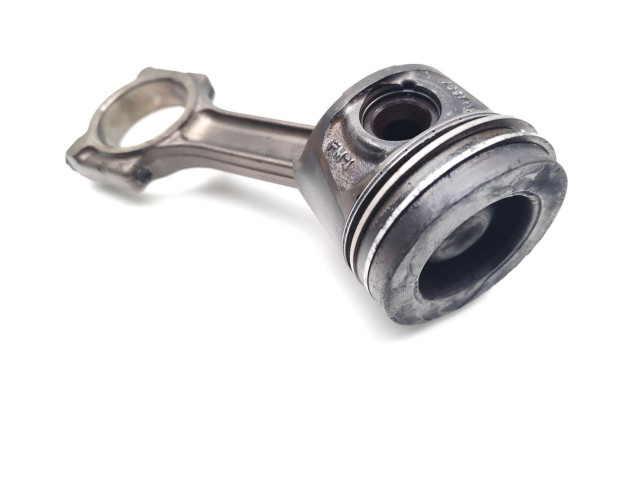 Píst K9K636 Nissan Juke I F15 K9K636