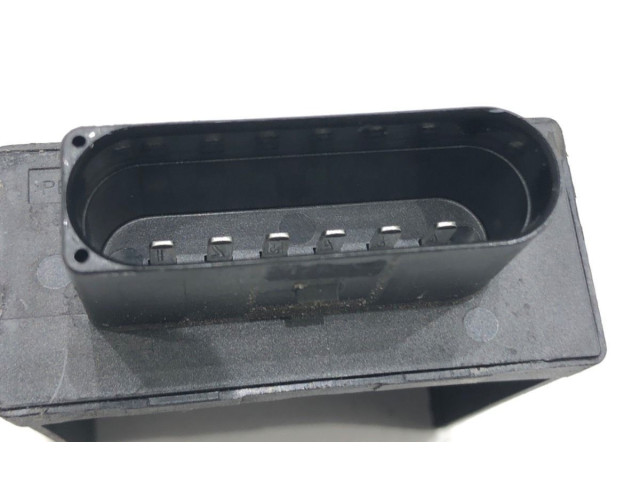 Блок управления 5Q0906121T Skoda Octavia Mk4