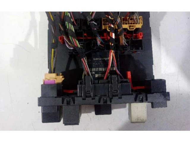 Блок предохранителей 1K0937049M, 1K0937049M Volkswagen Golf Plus