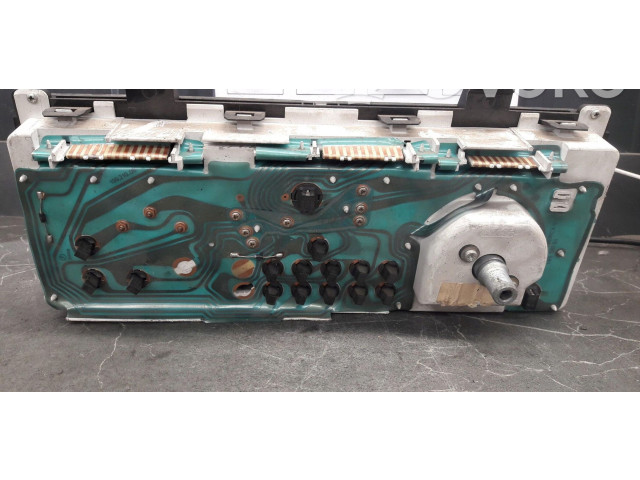 Панель приборов Renault Clio I