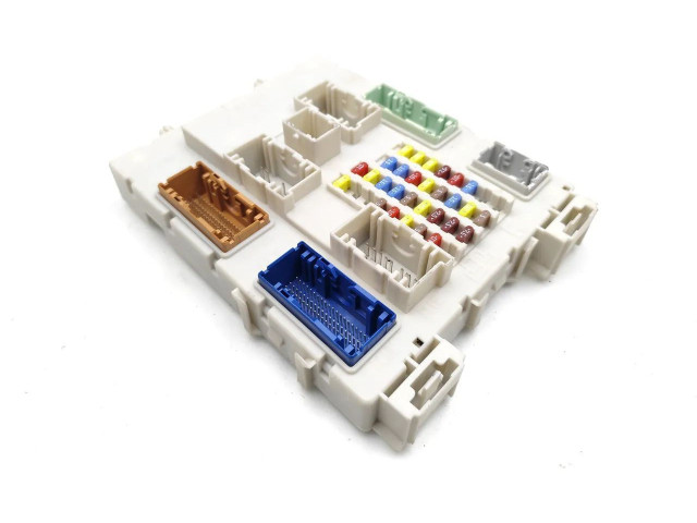 Блок предохранителей GV6T-14A073-UC   Ford Kuga II    