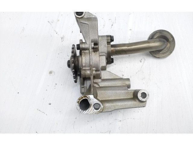 Масляный насос   038115105C  Volkswagen PASSAT B6 