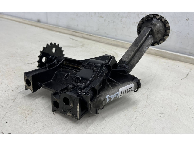 Масляный насос   8200307174  Dacia Duster 