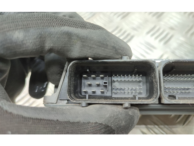 Блок управления двигателя 03E906019AD, 03E906019C Skoda Fabia Mk2 (5J)