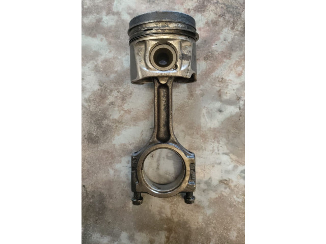  Поршень с шатуном    Nissan X-Trail T32  