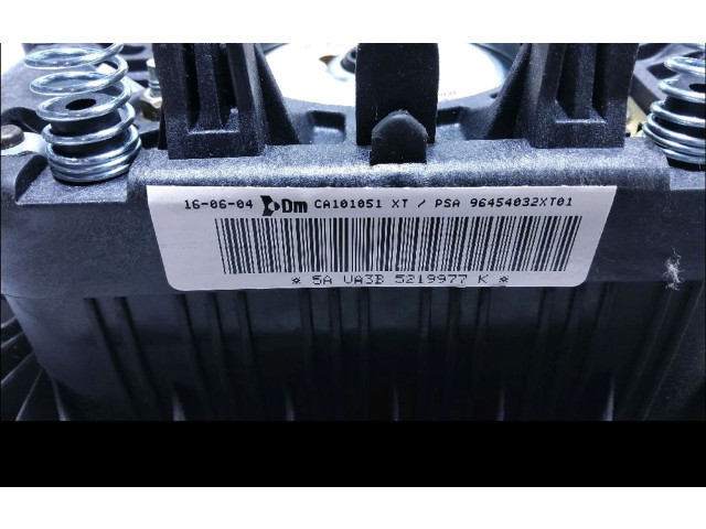 Подушка безопасности для колен    Citroen Berlingo