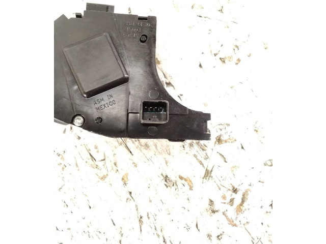 Ручка поворотов/ фонарей Jeep Grand Cherokee (WK) 2005 - 2010 года 215003