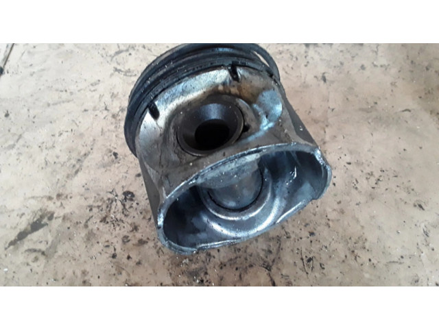 Поршень 4443 Chrysler Voyager для дизельного двигателя 2.5