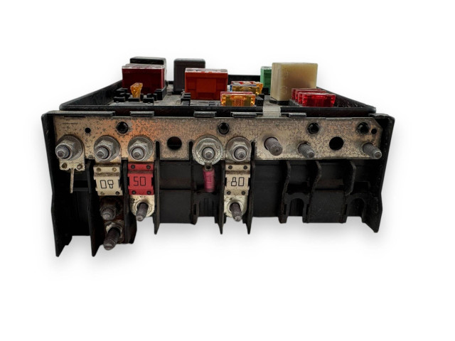 Блок предохранителей 1K0937124P   Audi A3 S3 8P    