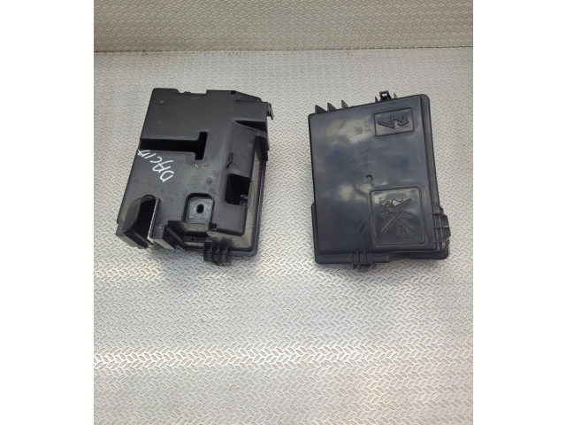 Блок предохранителей 243127363R, 243805284R Dacia Spring