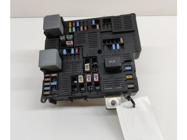 Блок предохранителей 32268453   Volvo XC90    