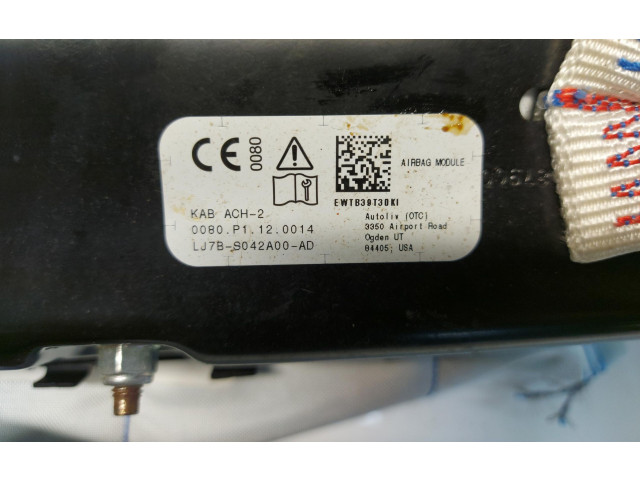 Подушка безопасности в сиденье LJ7B-S042A00-AD Ford Mustang Mach-E