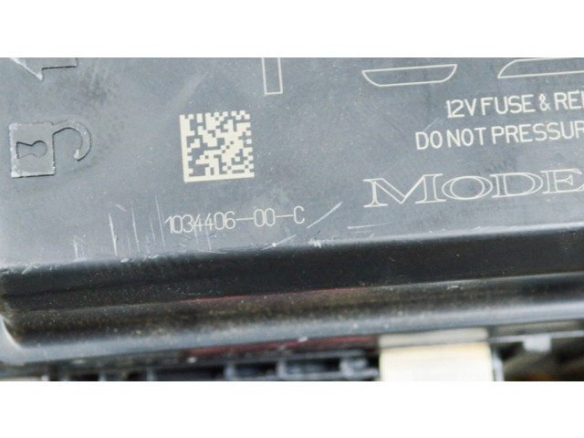 Pojistková skříňka 103440600C Tela Model S 2017