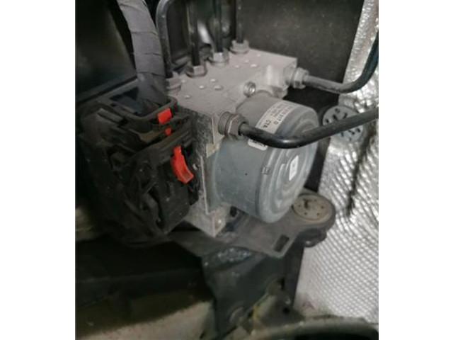 Блок АБС 5Q0614517Q Skoda Octavia Mk3 (5E) 2013 - 2019 года