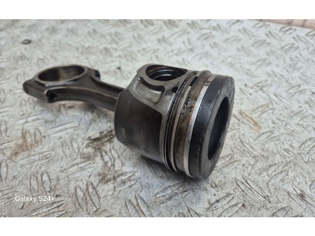 Поршень с шатуном 19N4, 897 Mitsubishi Outlander