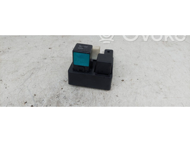 Блок предохранителей  9118038000   Hyundai Sonata    